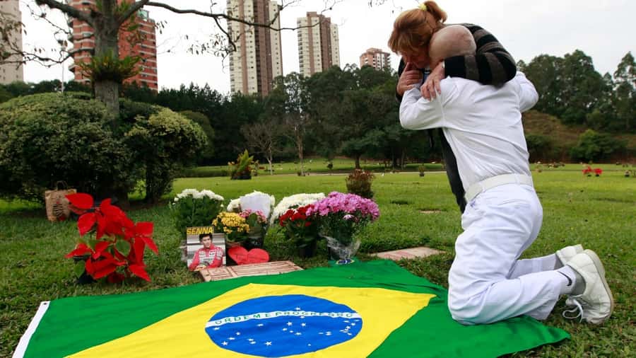 São Paulo: Ayrton Senna Highlights Tour - SID Special Paint and the extra motorsport stops