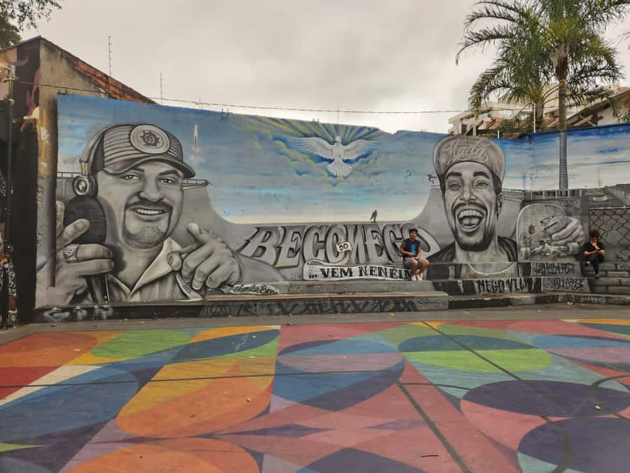 São Paulo: Bar and Street Art Crawl with Local Guide - The final bar, food, and local conversation