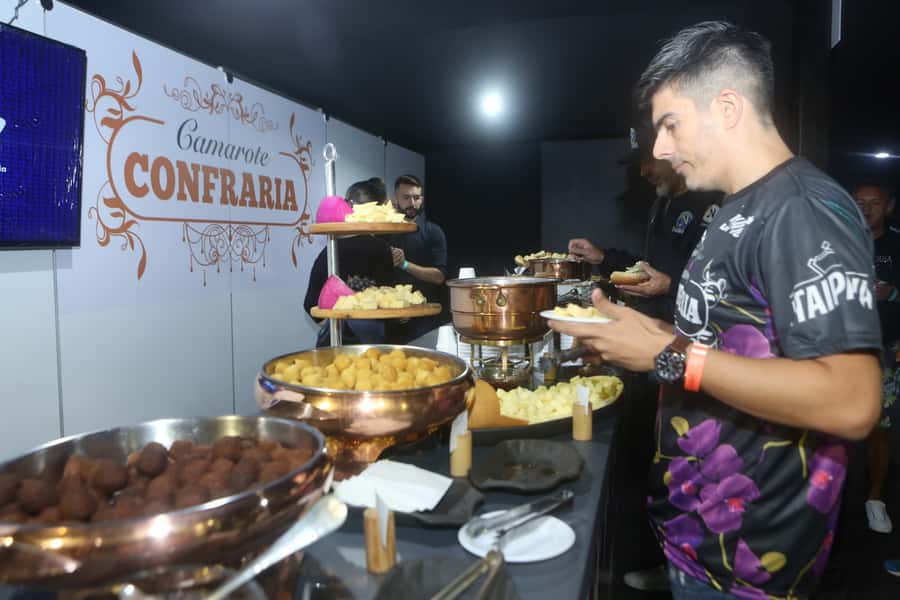 São Paulo Carnival Seating with Food, Drinks, & Transfer - Is the High-Level Box Worth the Cost?