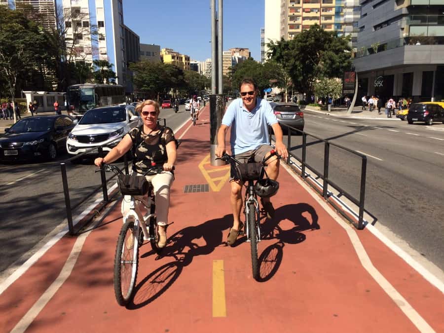 São Paulo: Downtown Historical Bike Tour - Liberdade brings another side of São Paulo