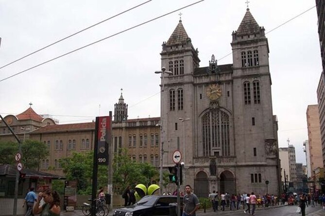 São Paulo : Highlights Walking Tour With A Guide - Vale do Anhangabaú and public life in the center