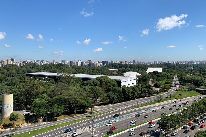 São Paulo Layover Tour from GRU AIRPORT | 06 hours of private tour - Rua Oscar Freire in the Jardins district