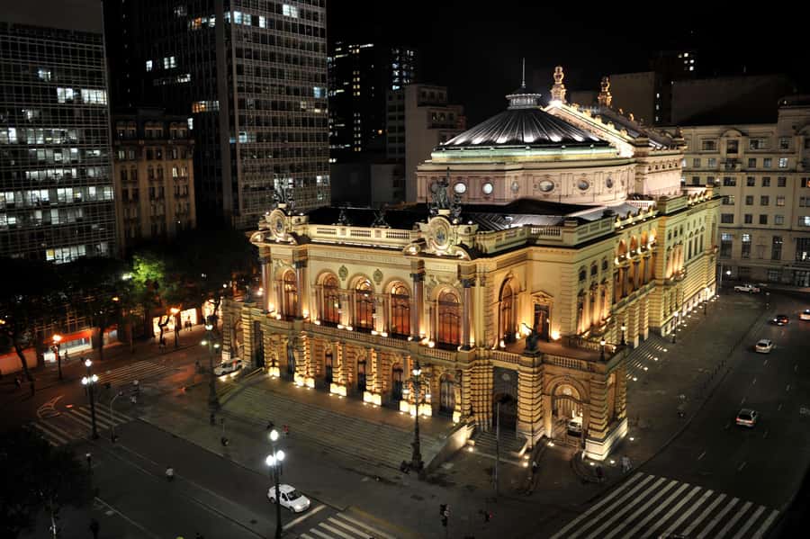 São Paulo: Nightlife Extravaganza Tour with Rooftop Bars - Vila Madalena brings street life and casual energy