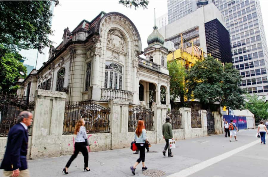 São Paulo: Paulista Avenue Walking Tour - What the guide adds to the experience