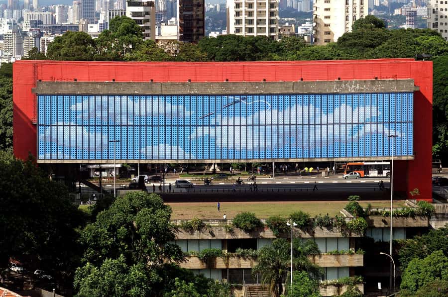 São Paulo: Skip-the-line Museum of Art MASP Private Tour - Walking beneath Lina Bo Bardi’s floating museum