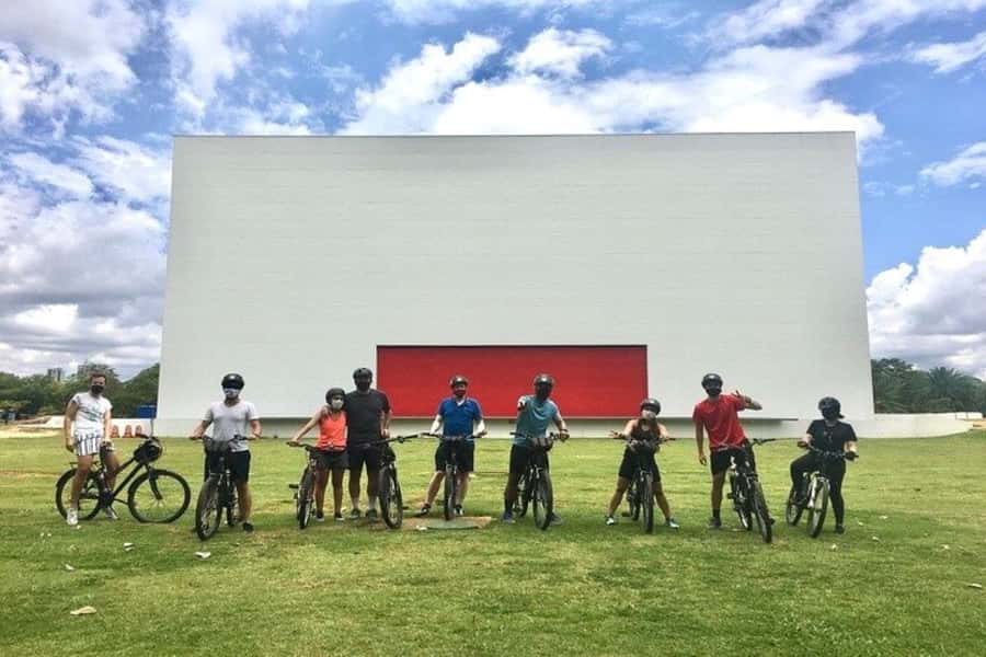 Sao Paulo: The Coolest Urban Scenes Bike Tour - Pinheiros adds bars, murals, and local texture