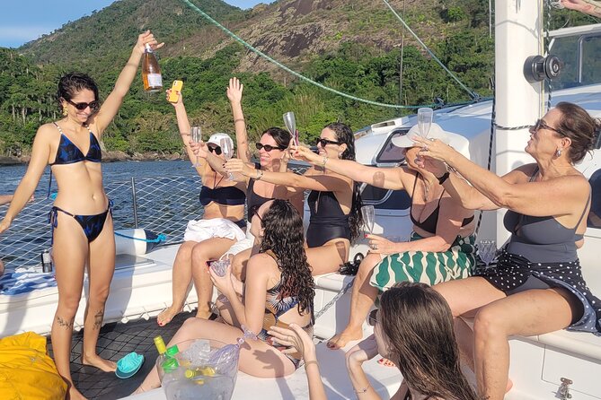 Shared Tour in Vela Catamaran - Velas do Rio - Niterói and the Museum of Contemporary Art