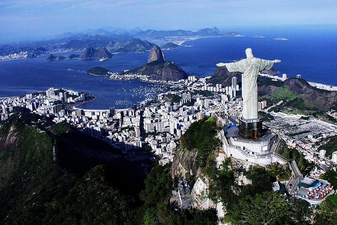 Skip the Line to Christ Redeemer, Sugar Loaf and Barbecue Lunch - Ipanema, Leblon, and Rodrigo de Freitas Lagoon