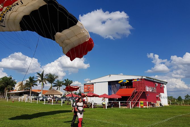 Skydive Tandem - São Paulo - Brazil - The real location: Boituva, not São Paulo proper