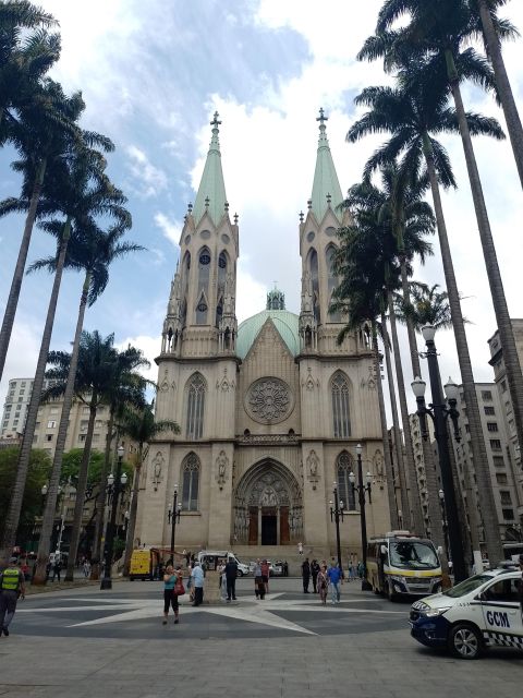 Special tour 8 hour (walking tour + nightlife ) - Group size, languages, and guide style