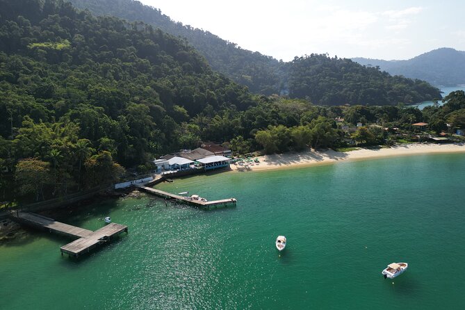 Speedboat ride - Paradise Islands - Angra dos Reis - Weekday calm or weekend energy