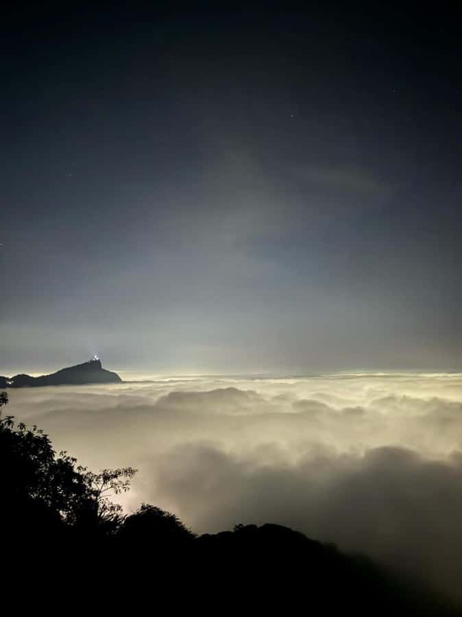 Sunrise at Morro Dois Irmãos + Vidigal Favela Experience - Beatriz and the human side of the tour