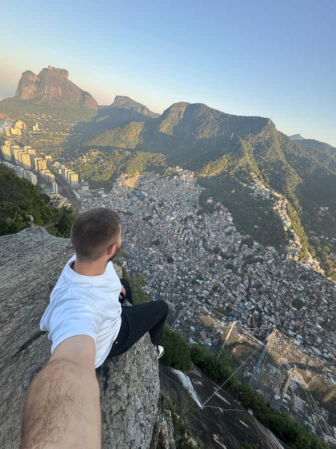 Sunrise at Morro Dois Irmãos + Vidigal Favela Experience - Who should book this experience?
