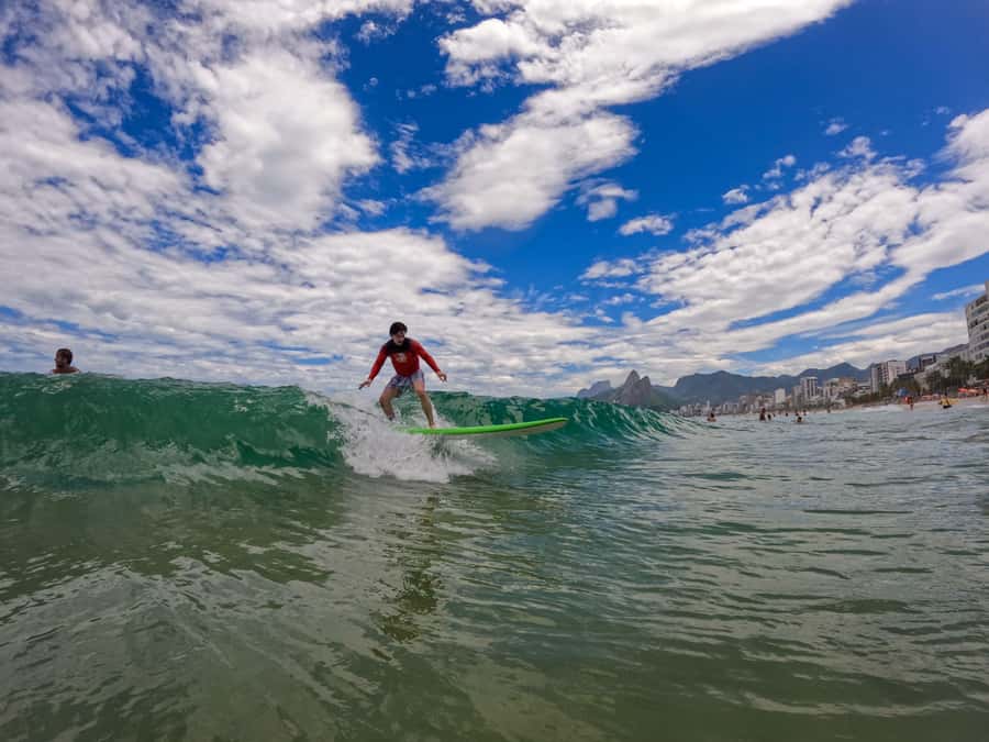 Surf lessons with local instructors in Copacabana/ipanema! - Key points before you book