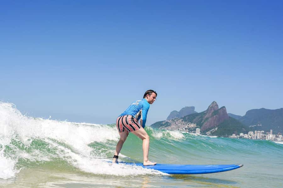 Surf lessons with local instructors in Copacabana/ipanema! - Safety matters more than standing up