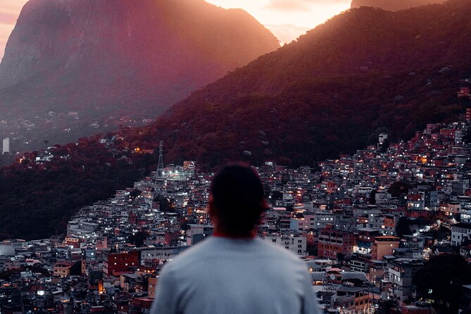 The real life behind the word favela - Entering Rocinha by local transport