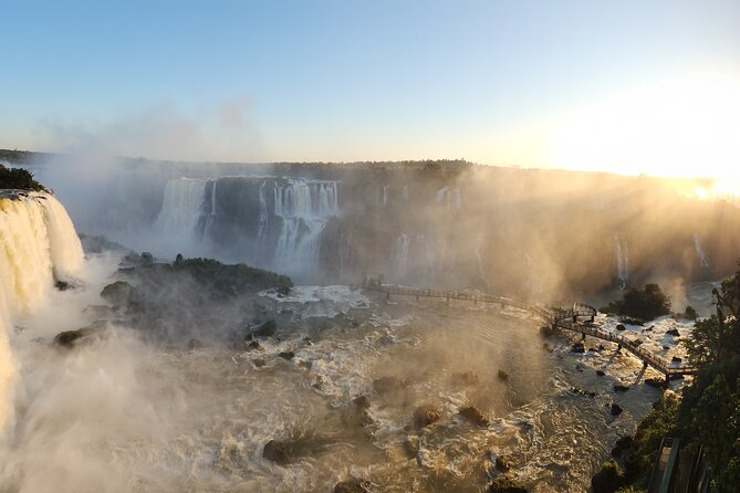 Total Iguassu Tour - Devil’s Throat and the 2.2-kilometre trail