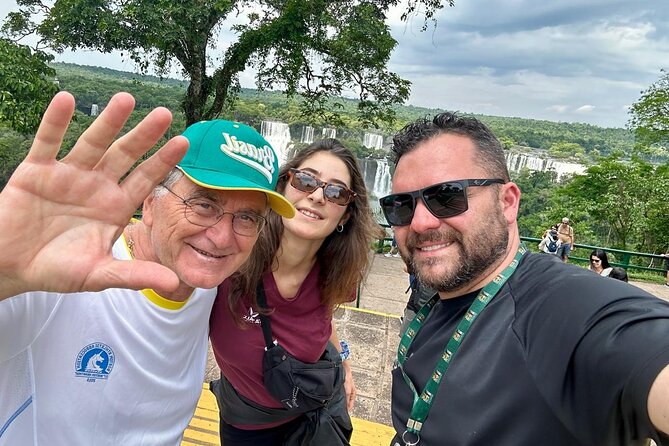 Tour 1 day: Brazilian Falls and Bird Park - Parque das Aves Brings Rescued Birds Close