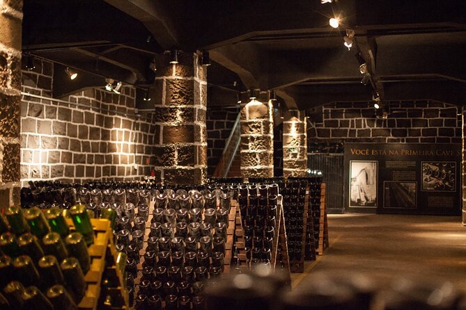 Tour Gran Reserva - Valley of the Vineyards - Vinícola Lovara and the 1887 Casa de Pedra