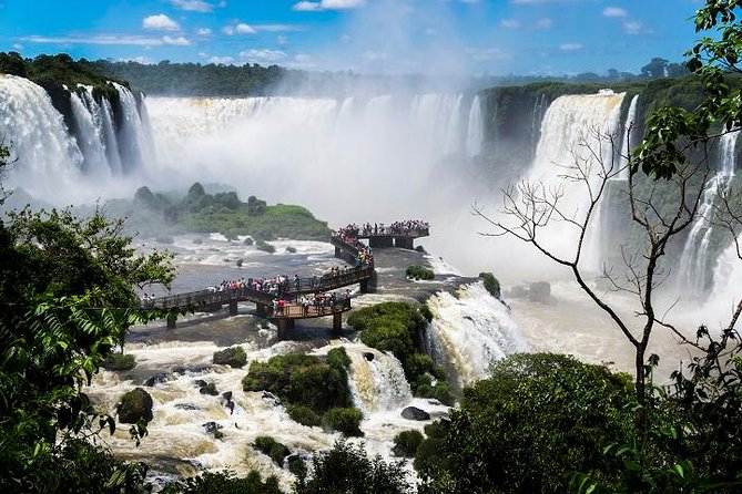 Tour to Iguassu Falls Brazilian side - Stop two: the 1,200-meter waterfall route