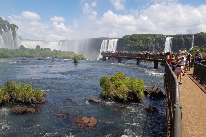 Tour to Iguazu Falls Brazil with visit at the Bird Park - Starting from Foz do Iguaçu at 8:30 am