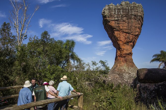 Tour to the State Park of Vila Velha - What the guide adds to the experience