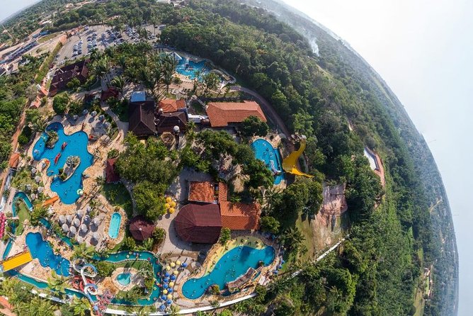 Valparaiso Acqua Park Admission Ticket - Splash, waterfalls, and pools for an easy start