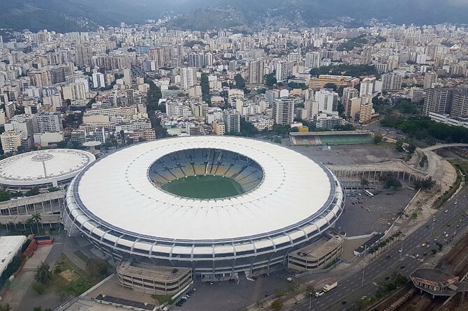 VAN Christ the Redeemer with City Tour and free BUFFET lunch! - Maracanã from the outside