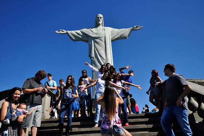 VAN Christ the Redeemer with City Tour and free BUFFET lunch! - The buffet lunch and what it adds