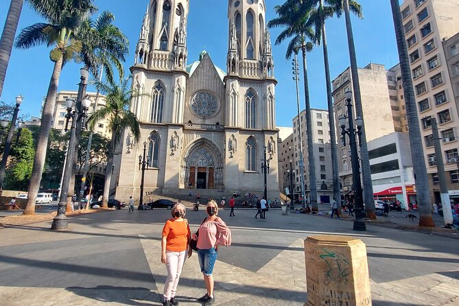 Visit São Paulo with a local guide - Architecture from colonial traces to modern São Paulo