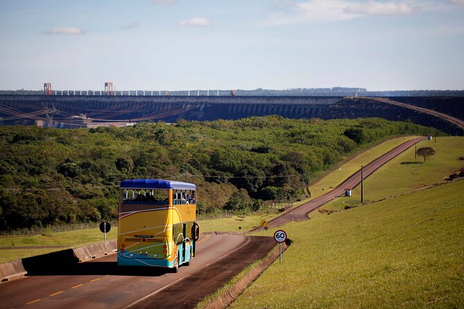 Visit to Itaipu: Panoramic Tour - English guidance and the human side of the visit