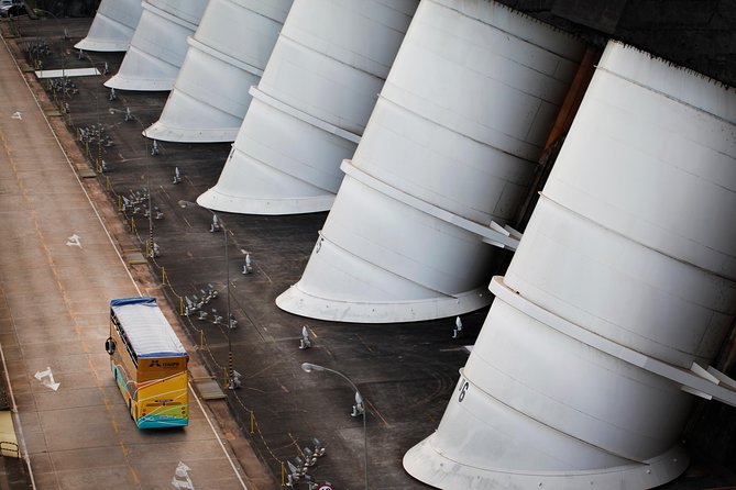 Visit to Itaipu: Special Circuit - Stop three: the concrete dam