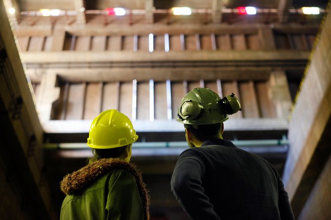 Visit to Itaipu: Special Circuit - Stop four: the production building and its cathedrals