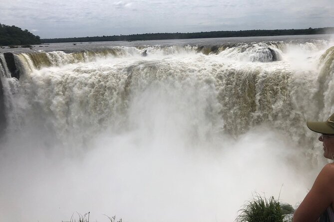 Waterfalls Brazil and Argentina in 1 day - DAYTOUR PRIVATIVO - The guide can make or break this schedule