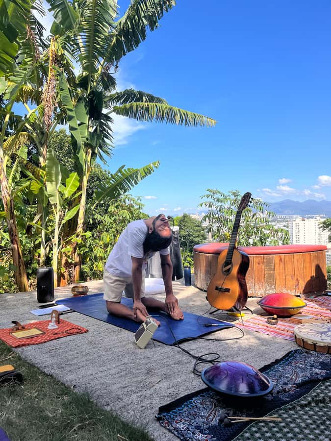 Yoga + Sound Healing - Ipanema Park - What your session may feel like from arrival to finish